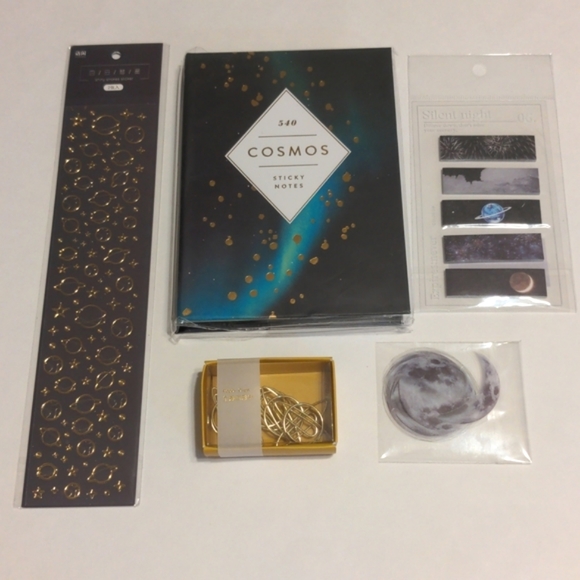 Space theme stationery set: sticky notes, stickers, paperclips - Picture 1 of 16